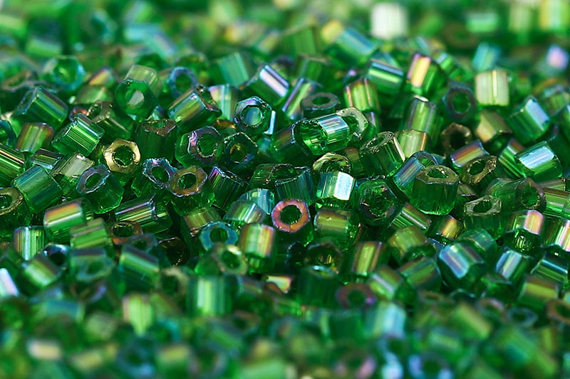 Preciosa 2-Cut 11/0 Transparent Green Rainbow col.51120