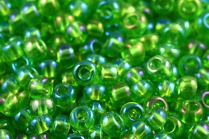 Preciosa Rocailles 10/0 Transparent Light Kelly Green Rainbow col.51430