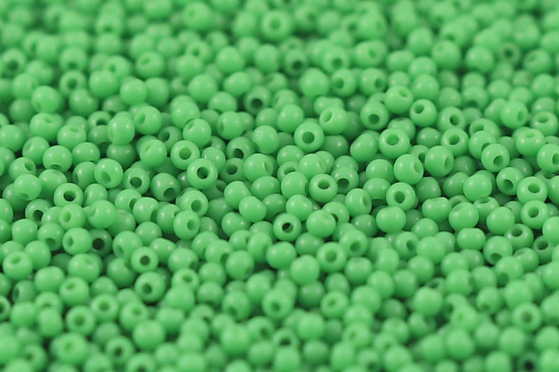 Preciosa Rocailles 15/0 Opaque Green col.53250