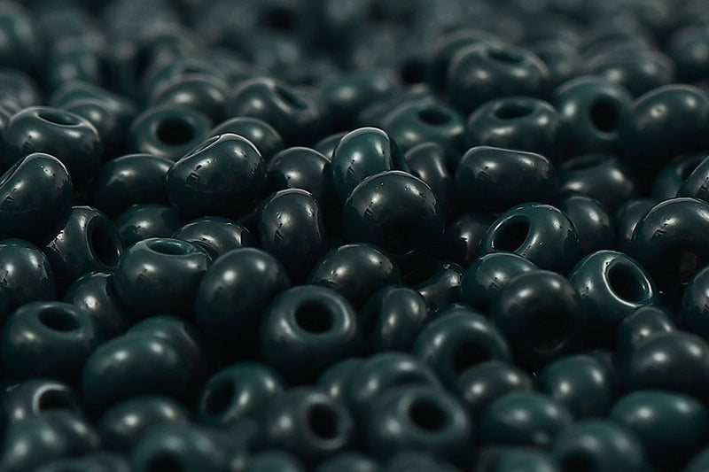 Preciosa Rocailles 6/0 Opaque Dark Green col.53270