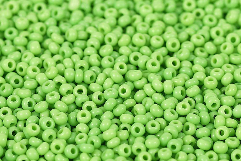 Preciosa Rocailles 8/0 Opaque Pale Green col.53310