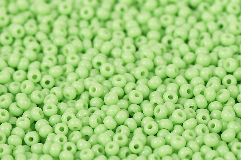Preciosa Rocailles 11/0 Opaque Lime Green col.53410