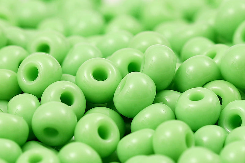 Preciosa Rocailles 8/0 Opaque Lime Green col.53410