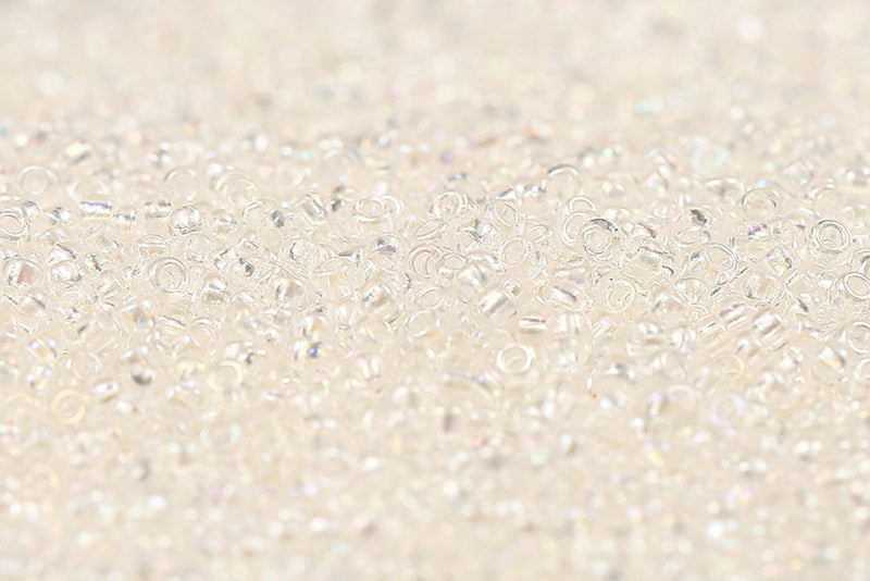 Preciosa Rocailles 11/0 Transparent Off White Rainbow col.58205