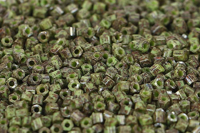 Preciosa 2-Cut 11/0 Opaque Green Travertin col.59310