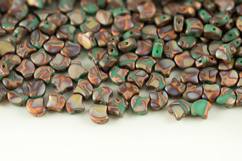 Ginko 7.5×7.5mm Turquoise Green Full Capri Gold Mat Batik 2-Hole Czech Beads