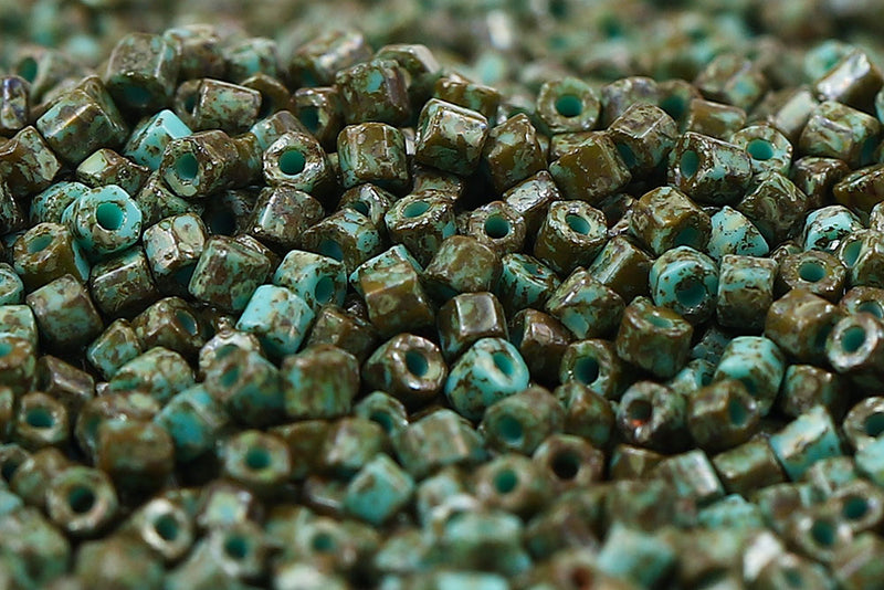 Preciosa 2-Cut 11/0 Turquoise Green Travertin col.69130