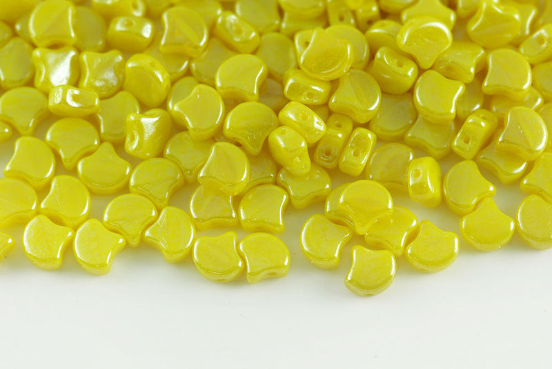 Ginko 7.5×7.5mm Opal Amber White Luster 2-Hole Czech Beads