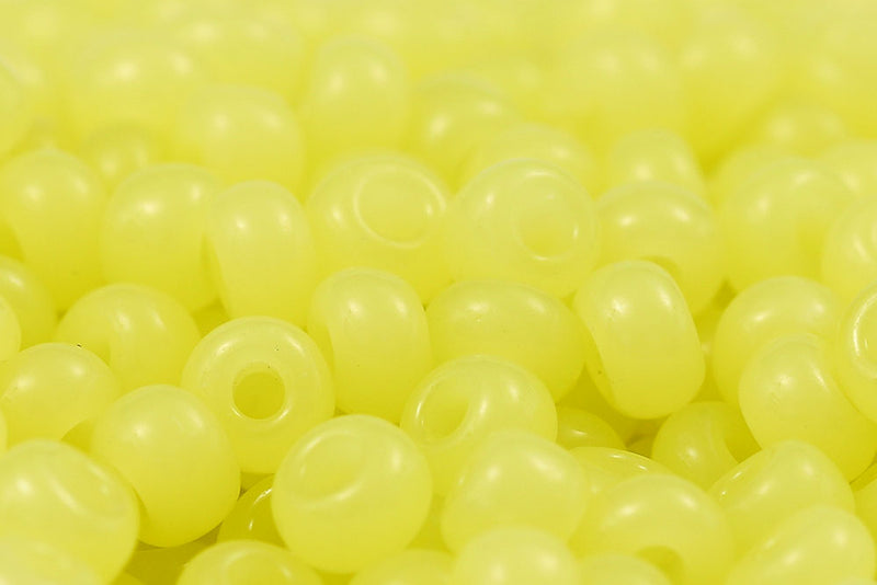 Preciosa Rocailles 6/0 Opal Yellow col.82000