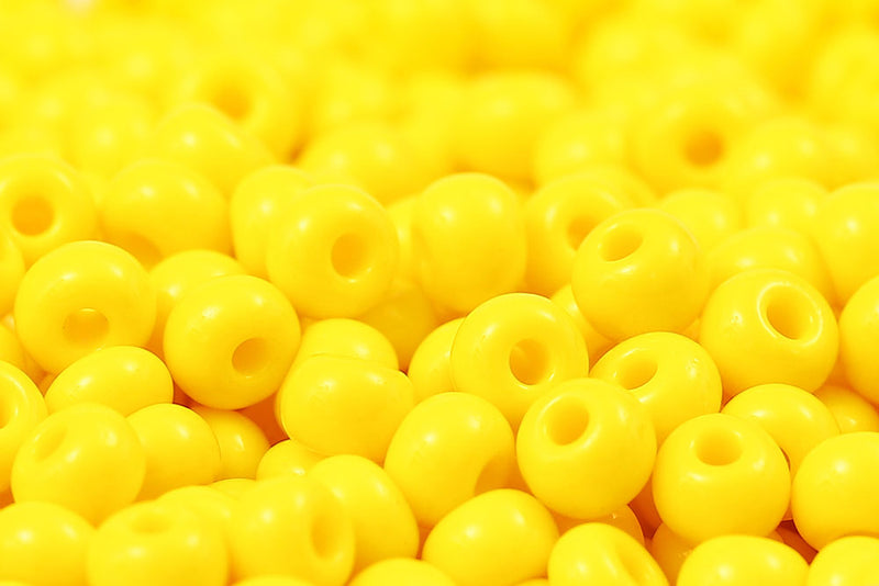 Preciosa Rocailles 6/0 Opaque Lemon col.83110
