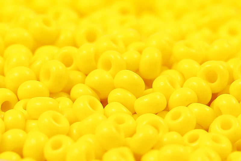 Preciosa Rocailles 8/0 Opaque Lemon col.83110