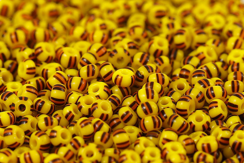 Preciosa Rocailles 8/0 Black&Red Stripes On Yellow Col.83950