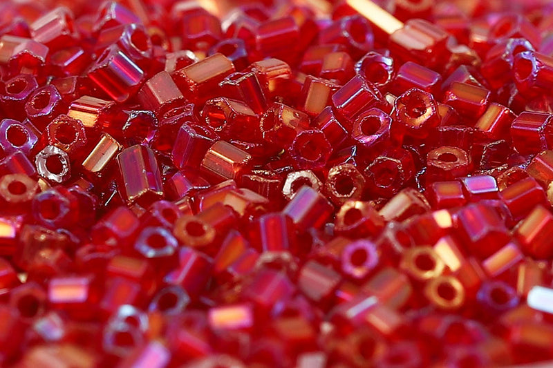 Preciosa 2-Cut 11/0 Transparent Ruby Rainbow col.91090