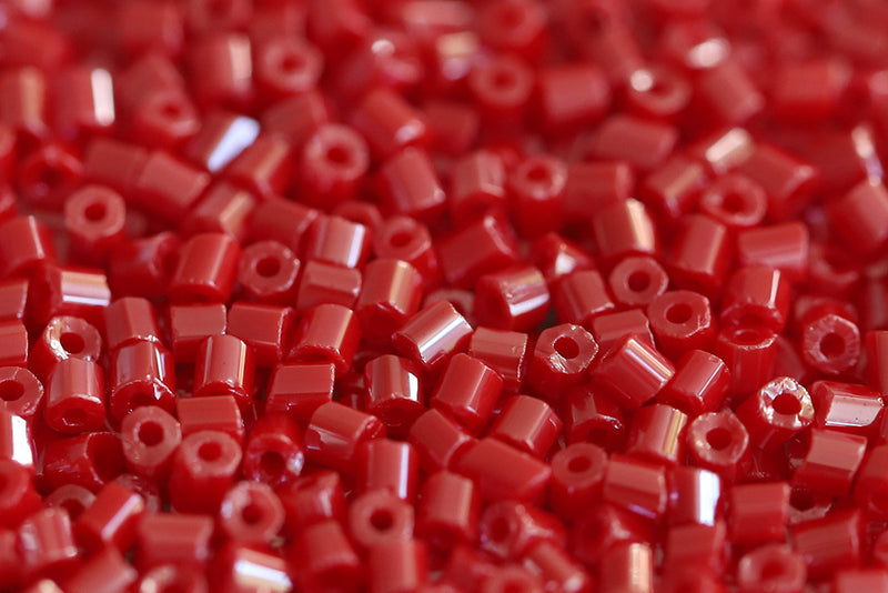 Preciosa 2-Cut 11/0 Opaque Drak Red Luster col.98190