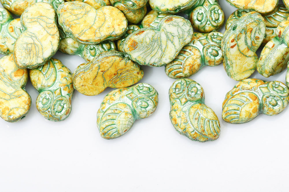Owl 17×15mm Alabaster Travertin With Green 1-Hole Czech Beads