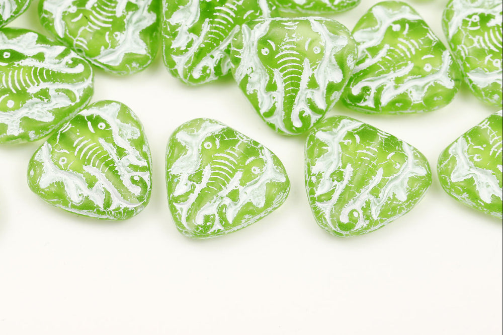 Elephant 19×21mm Olivine With White Matt 1-Hole Czech Beads