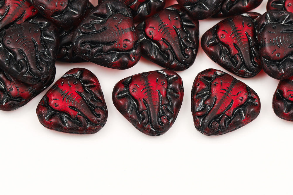 Elephant 19×21mm Transparent Ruby With Black Matt 1-Hole Czech Beads