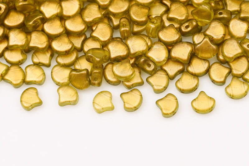 GINKO 7.5×7.5mm Halo Lt.gold Green 2-Hole Czech Beads