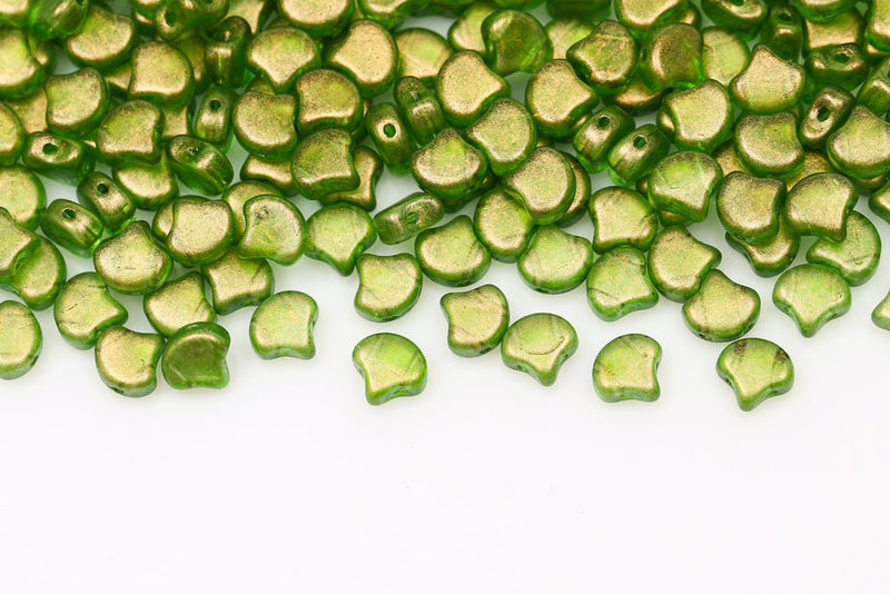 GINKO 7.5×7.5mm Halo Green 2-Hole Czech Beads
