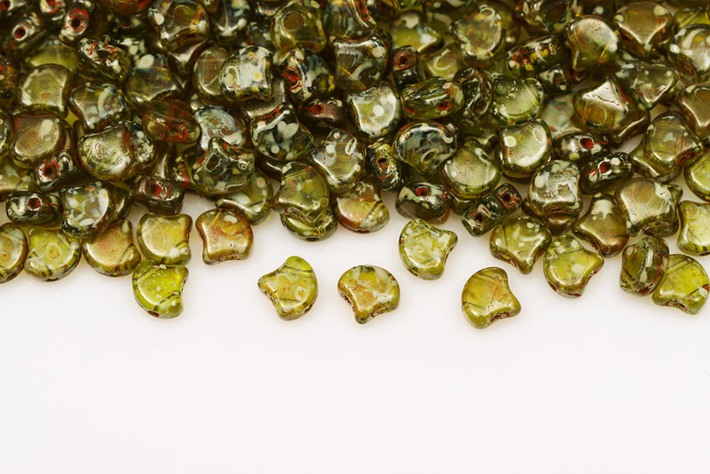 Ginko 7.5×7.5mm Olivine Travertin Dark 2-Hole Czech Beads