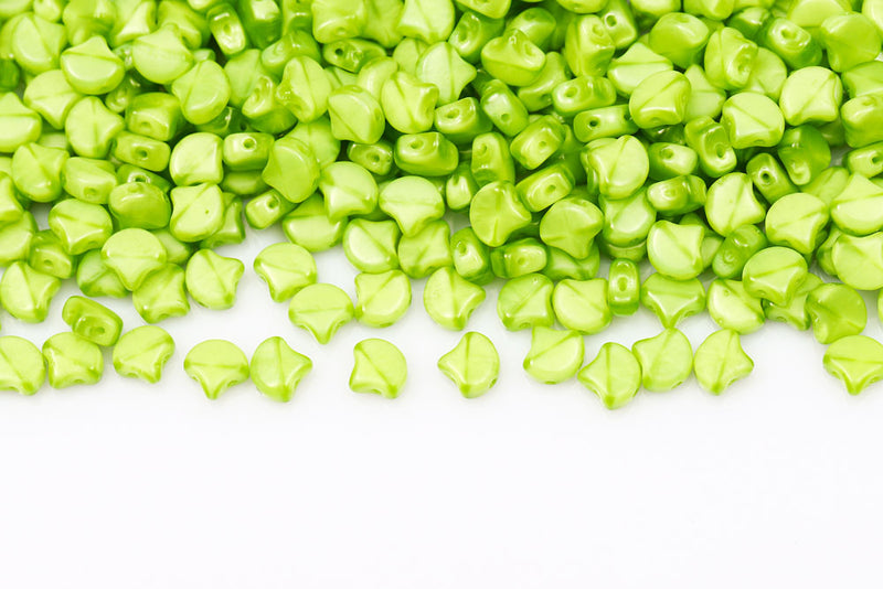 Ginko 7.5×7.5mm Opal Green 2-Hole Czech Beads
