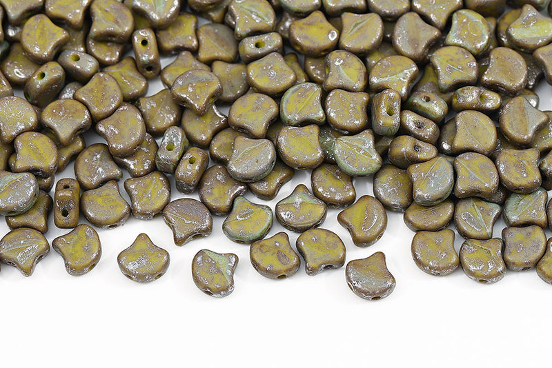 GINKO 7.5×7.5mm Opaque Green Rembrandt Matt 2-Hole Czech Beads