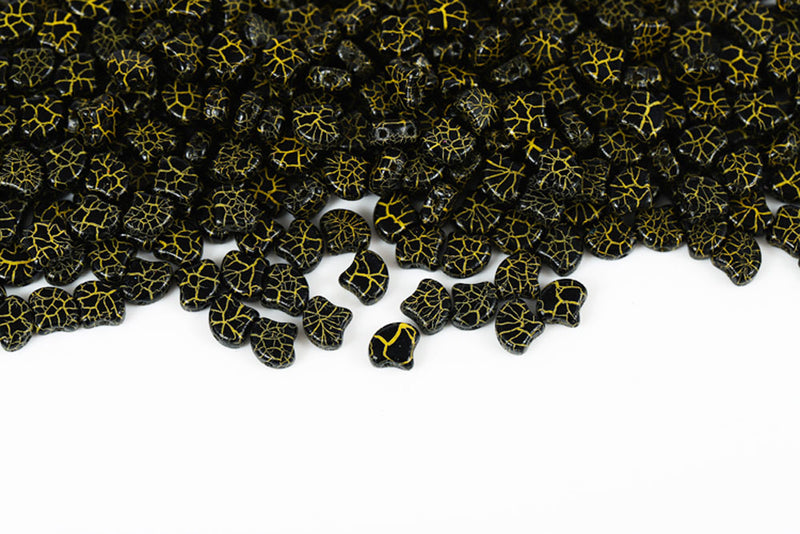 Ginko 7.5×7.5mm Ionic Jet/yellow 2-Hole Czech Beads