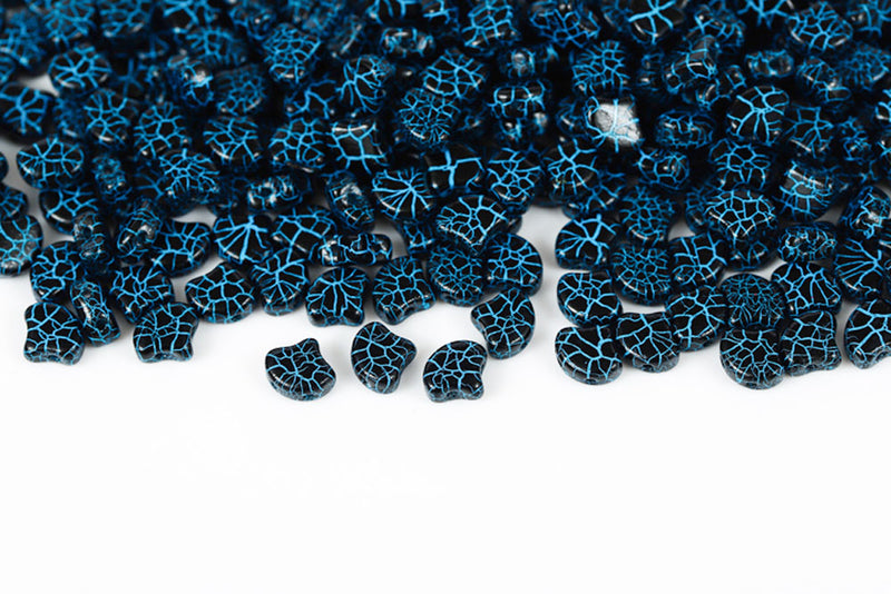 Ginko 7.5×7.5mm Ionic Jet/blue 2-Hole Czech Beads