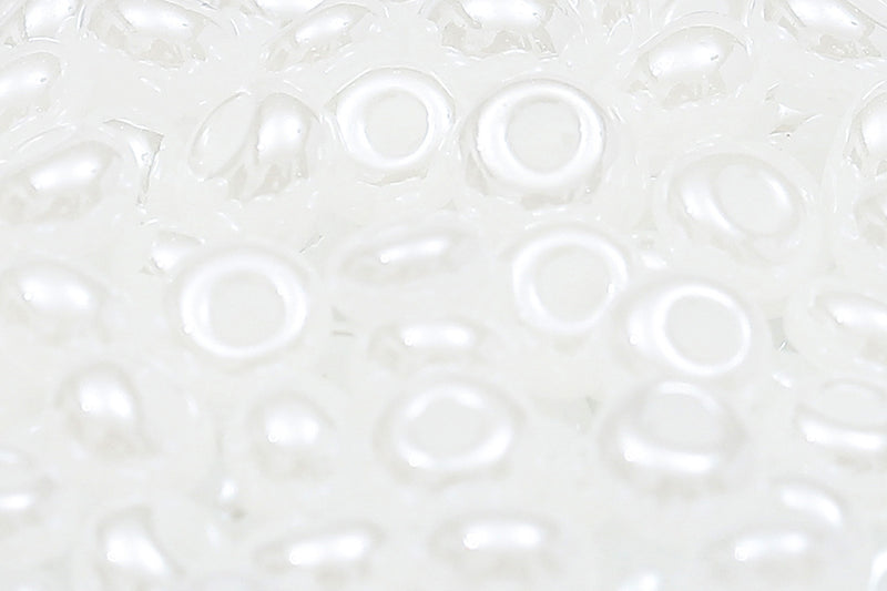 Preciosa Drops 8/0 Opaque Pearl White col.57102