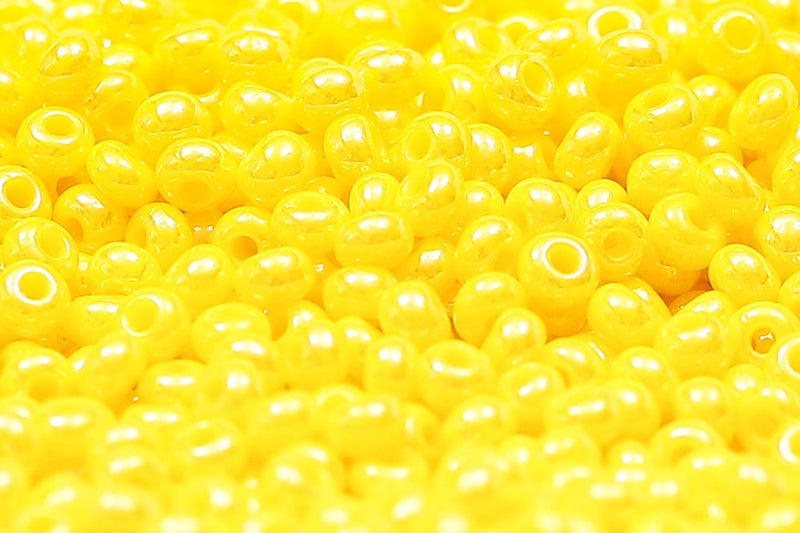 Preciosa Rocailles 11/0 Opaque Lemon Luster col.88110