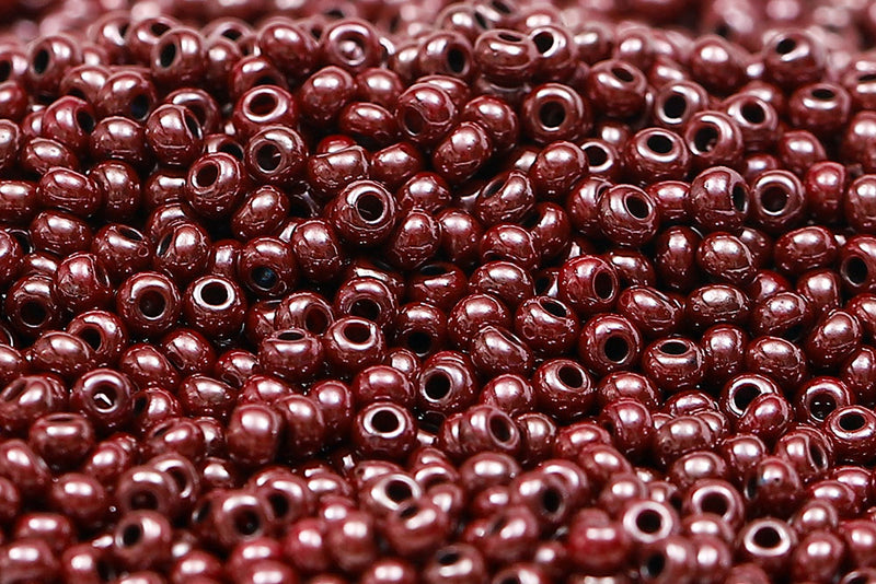 Preciosa Rocailles 11/0 Opaque Red Bean paste Luster col.93195