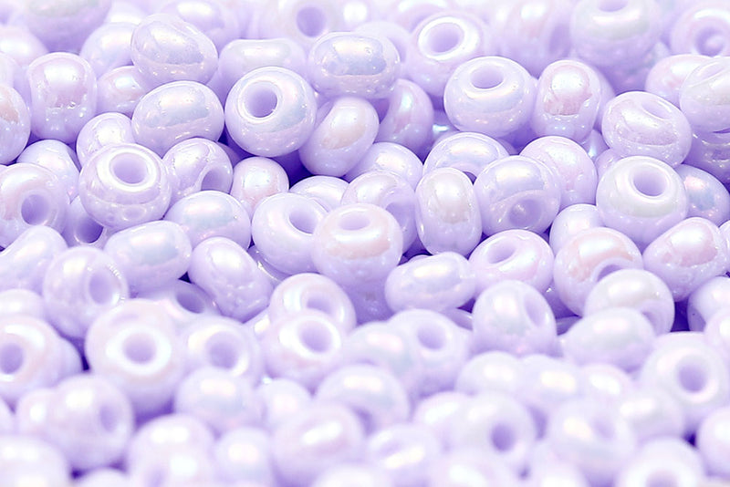 Preciosa Rocailles 8/0 Opaque Lilac Rainbow col.24420
