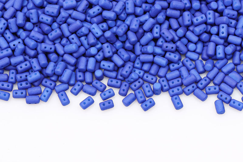 Rulla 5×3mm Alabaster Blue Neon 2-Hole Czech Beads
