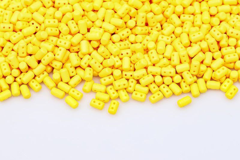 Rulla 5×3mm Neon Silk Yellow 92628 2-Hole Czech Beads