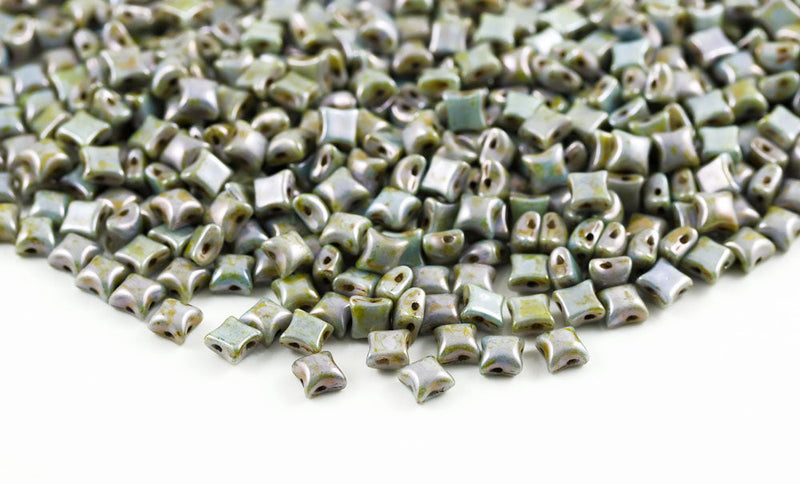 Wibeduo 8×8mm Chalk Blue Glaze 2-Hole Czech Beads
