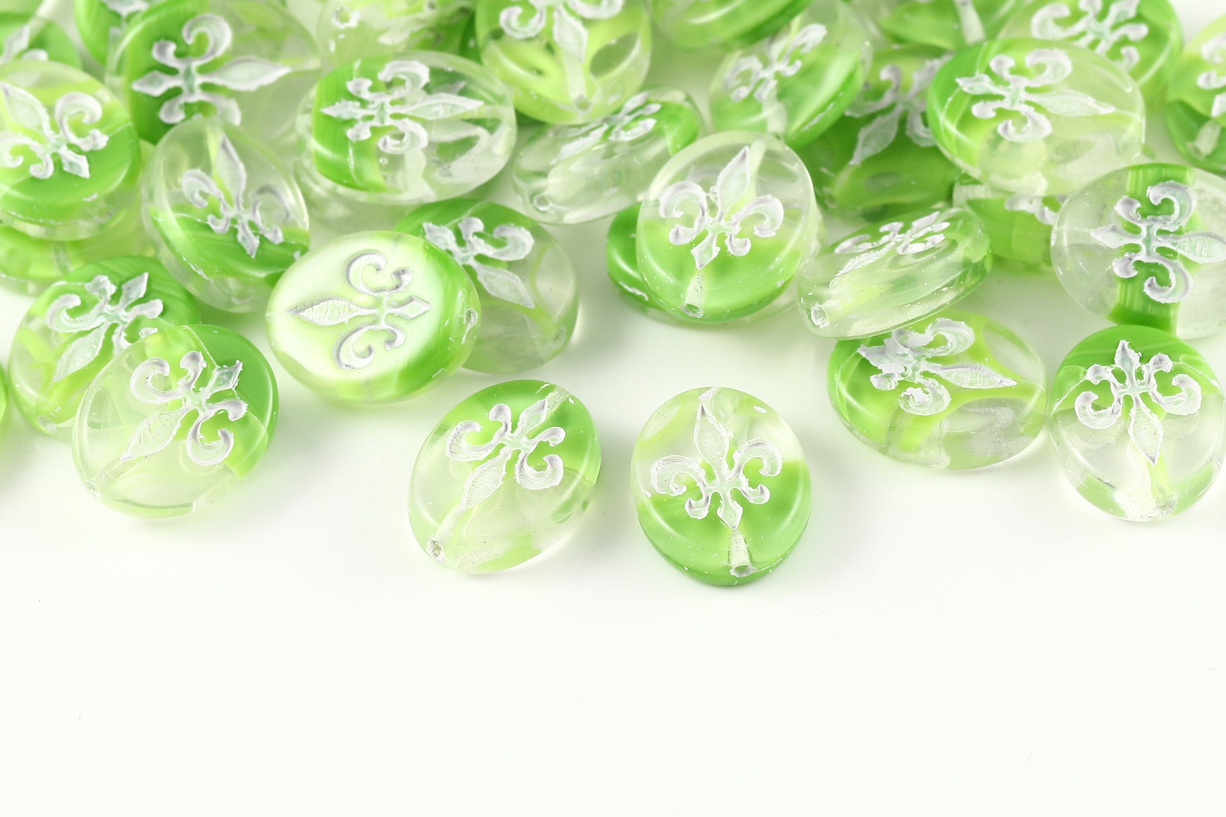 Iris 17×13mm Crystal Limecicle Mixed With White 1-hole Czech Beads